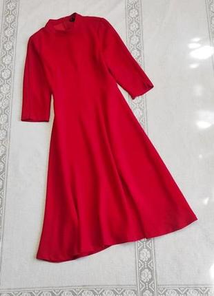 Яркое красное миди платье
