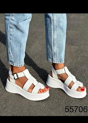 Женские босоножки на платформе натуральная кожа белые, кожаные босоножки на танкетке 55706