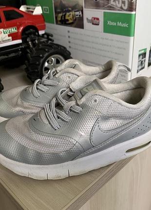 Кросівки nike