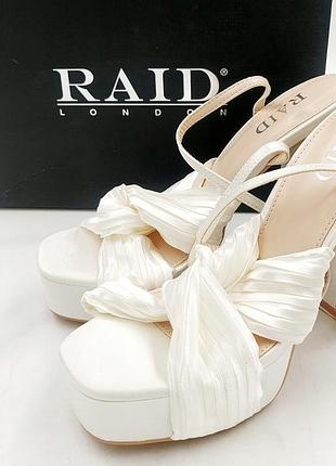 Босоножки 40р