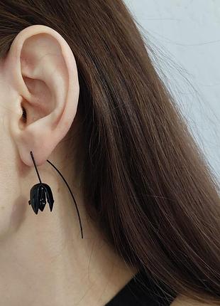 Серьги протяжки черные тюльпаны bs028