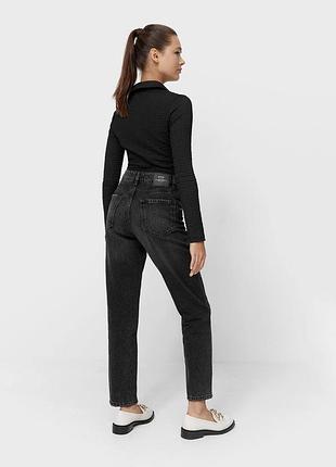 Джинсы mom slim линейки stradivarius