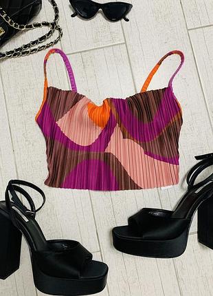 Новий жіночий топ-пліссе на бретелях в розмірі m від pretty little thing