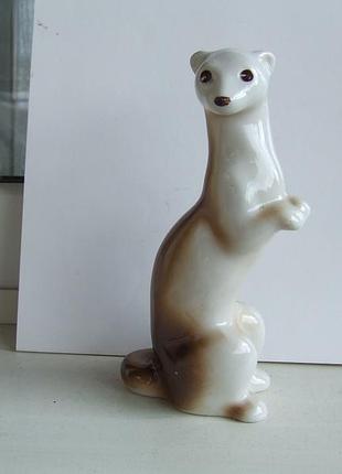Фарфор куниця або ласка раз.15 х 7 см. 1970 гг. ссср. полонне