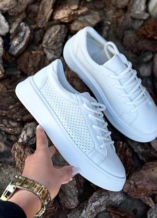 Кросівки шкіряні