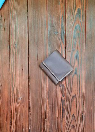 Кошелек из натуральной кожи ручной работы. компактный
