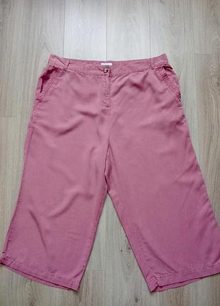 Укорочені жіночі брюки