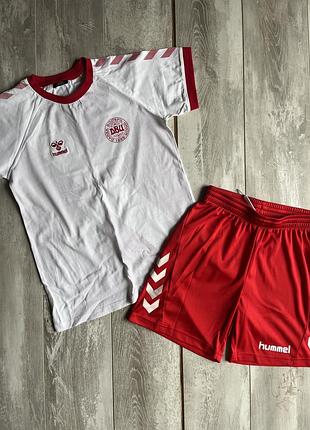 Костюм для спорту