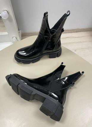 Ідеальні ботиеки вампір лак