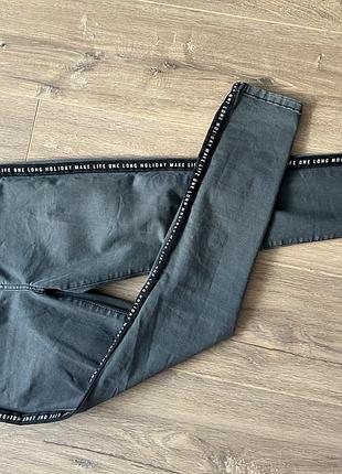 Стильні жіночі штани