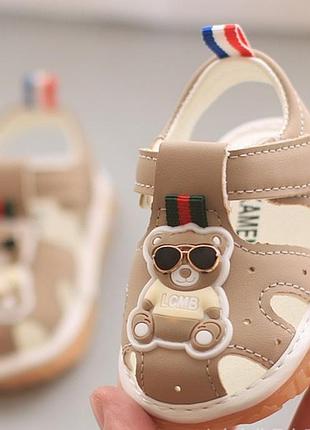 Босоніжки малюкам