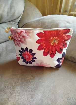 Clarins  вмістка косметичка