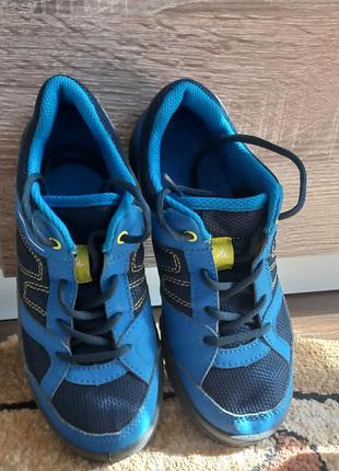 Демі кросівки quechua