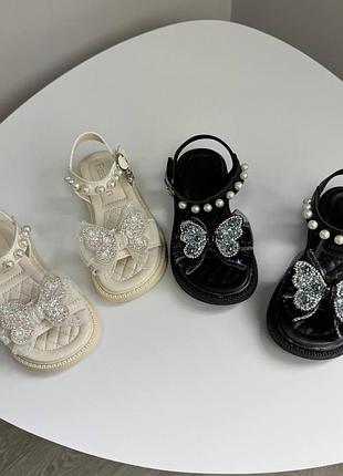 Ошатні босоніжки для дівчинки