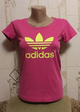 adidas брендовая футболка с лого🤗