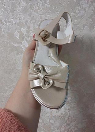 Босоножки детские 2