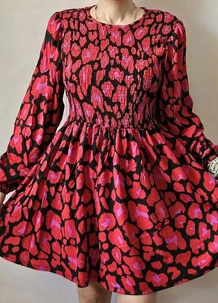 Платье классное, большой размер.