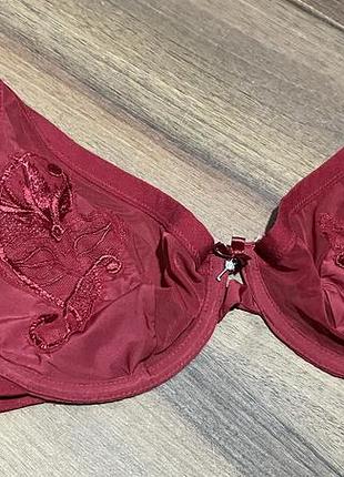 Бюстгальтер