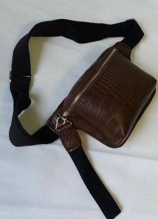 Компактна сумочка кроссбоди (шоколадна)8 фото