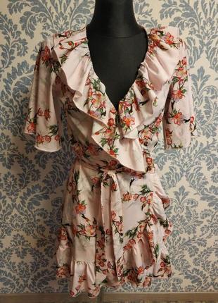 Платье на запах.