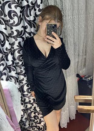 Велюровое платье в камушках