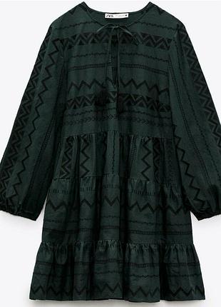 Сукня з вишивкою zara