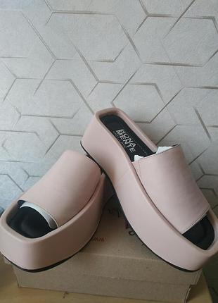 Босоножки шлепанцы