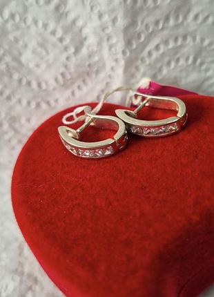 Срібні сережки доріжки з фіанітами.