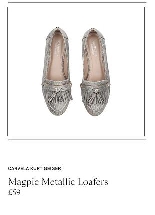 Золотистые лоферы с кисточками carvela