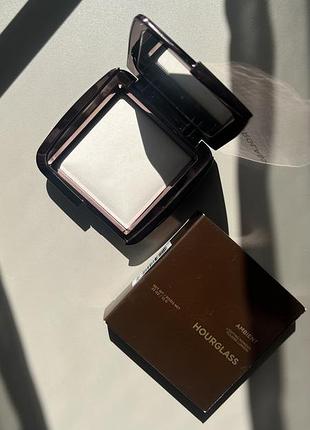 Пудра hourglass ambient lighting powder
