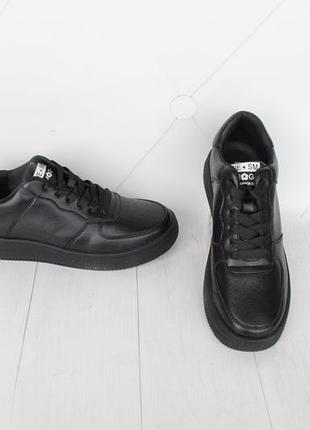 Черные кожаные кеды, кроссовки 40 размера