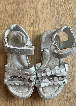 Босоніжки шкіряні 3