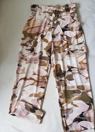 Брючки из искусственного шелка с карманами по бокам