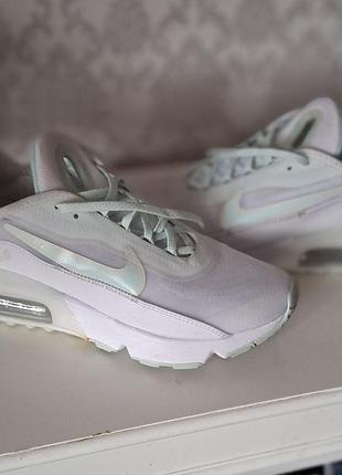 Оригінальні кросівки жіночі nike w air max 2090 white dj3029-1007 фото