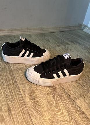 Кроссовки adidas nizza