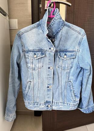 Стильна джинсова курточка pull&bear