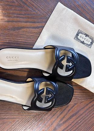 Продаються  шльопанці cucci