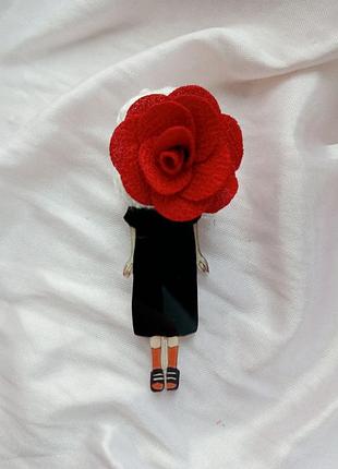 Элегантная брошь девушка,дама в платья с цветком 😍