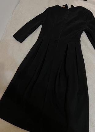 Чорна жіноча сукня s