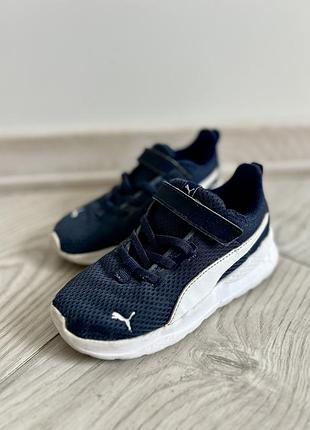 Кросівки для дитини