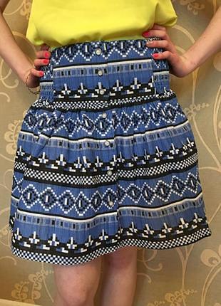 Очень красивая и стильная брендовая юбка...100% котон.