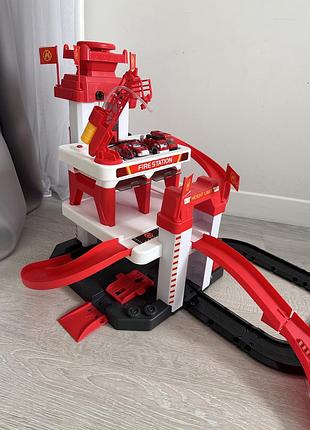 Дитяча іграшка пожежна станція