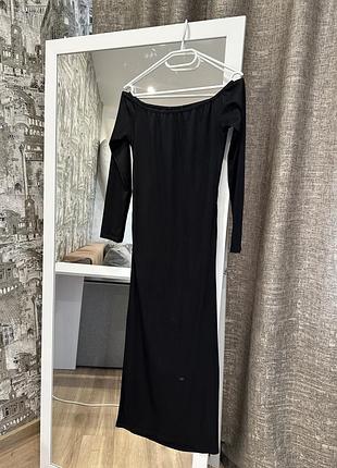 Сукня максі з відкрити плечима