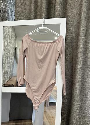 Боді з відкритими плечима