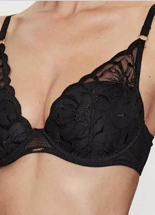 Оригинал.фирменный,шикарный бюстгальтер с уплотнённой чашкой chantelle