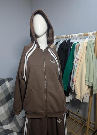 Качественный, мягкий костюм