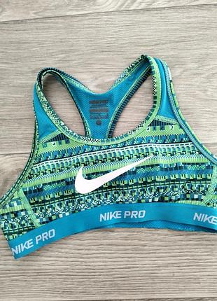 Топ спортивний nike