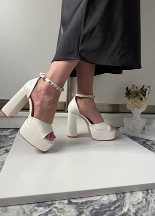 Накладной платеж ❤ праздничные свадебные босоножки на широком каблуке с ремешком камени стразы