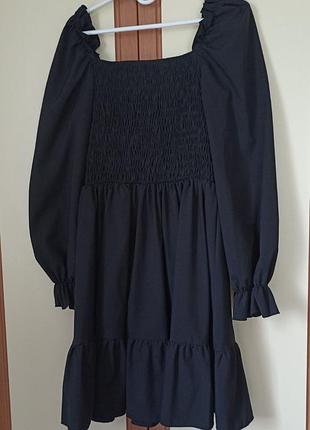 Платье черное,размер m можно и на s