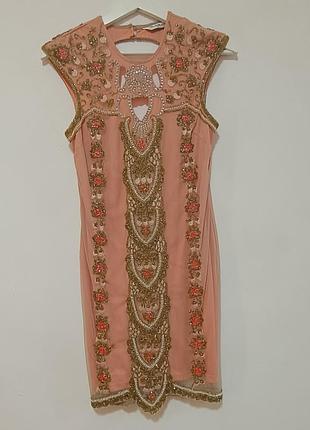 Платье платье с бисером бежевого цвета,miss selfridge,размер s, мятная, весельная, выпускная